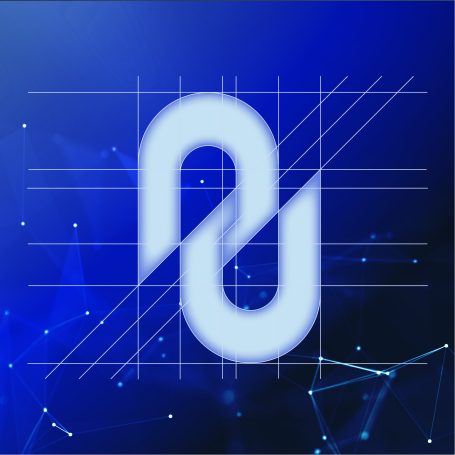 Logo mit stilisierten, blauen Linien auf einem blauen Hintergrund, technische Elemente im Design.